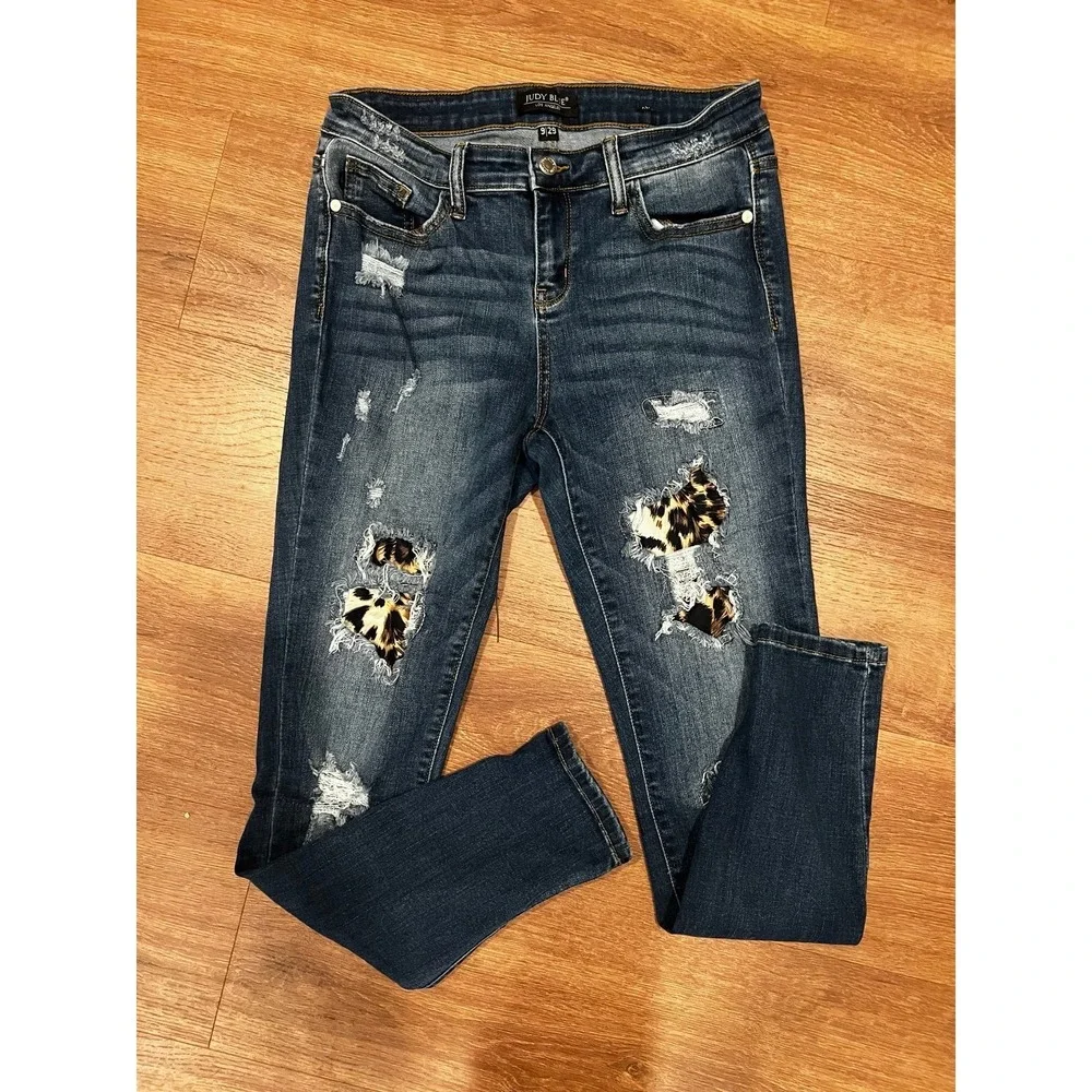 Judy Blue Leopard Print Patch Skinny Jeans size 9/29 - Picture 1 of 7
